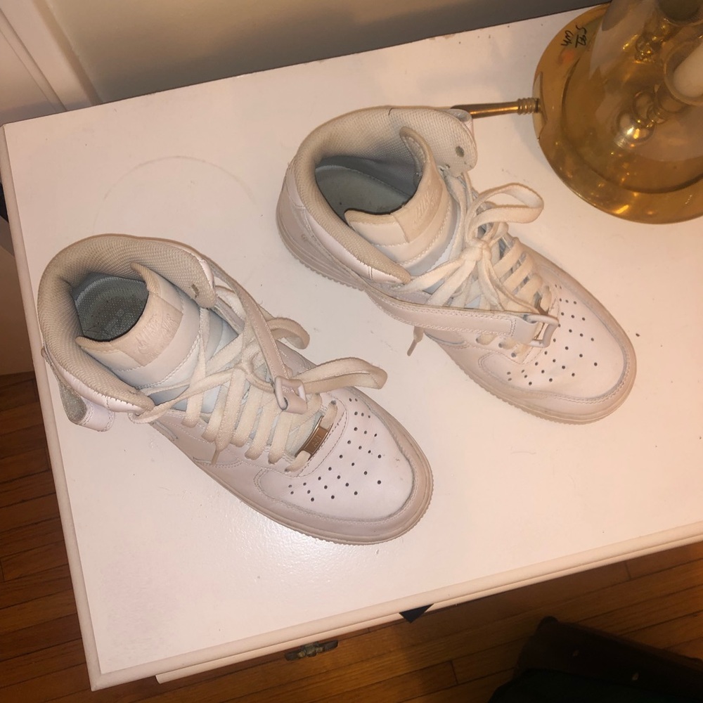 Mid/High top Air Force 1s - fairly worn